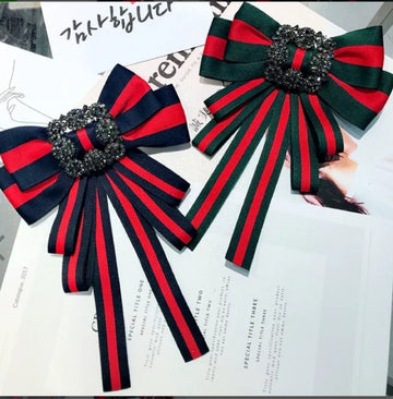 Bowtie brooch