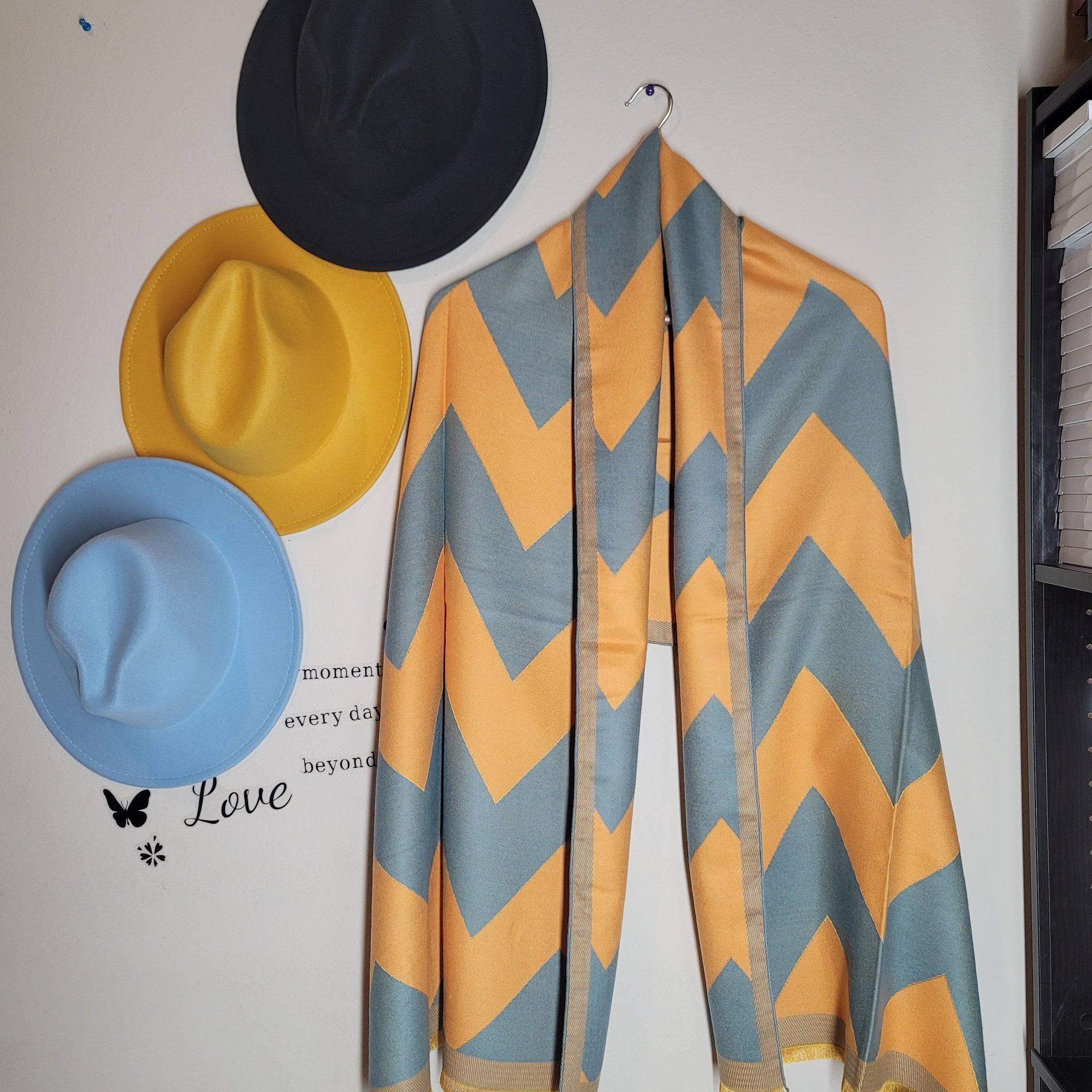 Reversible cashmere/scarf
